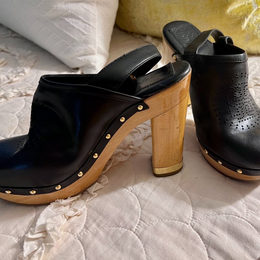 Tory Burch Leather Black Slingback sandals - EUC! Hardly worn - RARE!